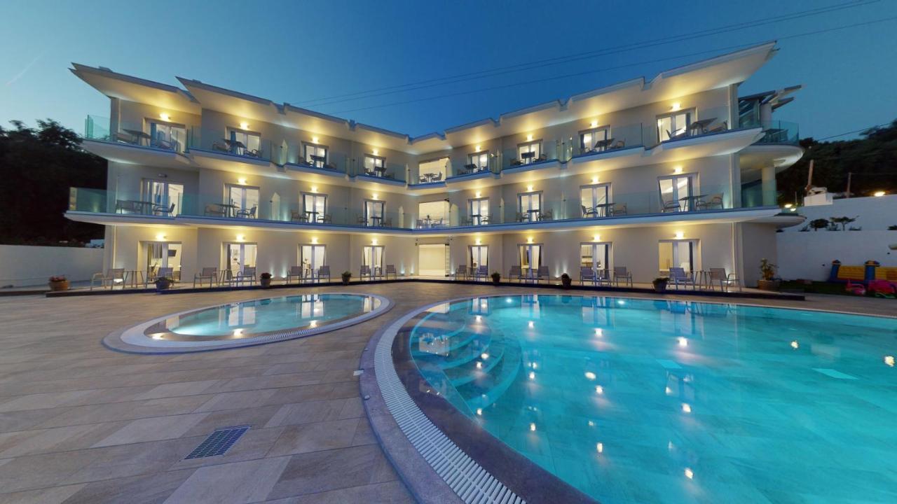 Hotel Golden Lion Parga Esterno foto